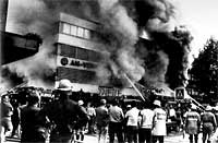 Großbrand Kaufhaus Theile Limburg 1986 - zum Vergrößern klicken