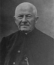 Pfarrer Josef Mono